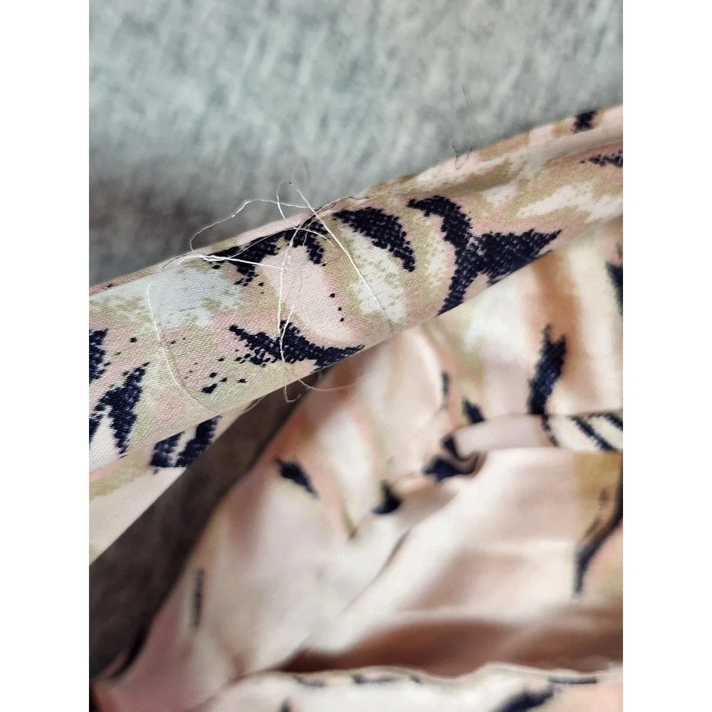 House of Harlow 1960 Robe Women Medium Pink Navy Leaf Print Satin Belted Pockets
